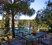 2 bedroom cottage in Milna, Brac Island. Sleeps 4-6