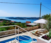3 bedroom Villa with shared Pool near Dubrovnik, Sleeps 6