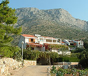 2 bedroom Apartment in Ivan Dolac on Hvar, Sleeps 4-6