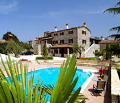 2 bedroom Apartment near Rovinj, Sleeps 4
