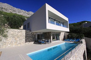 3 Bedroom Villa with Pool and Sea View near Omis, Sleeps 6-8